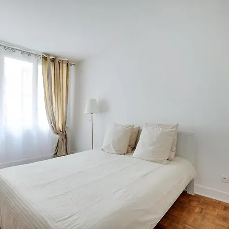 Maison De La Radio - Tour Effeil * פריז